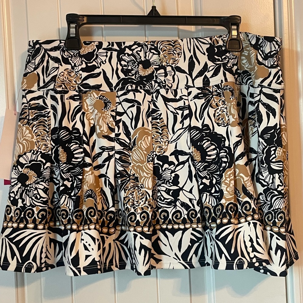 Lilly Pulitzer Ressi Skort. NWT XL black floral pattern